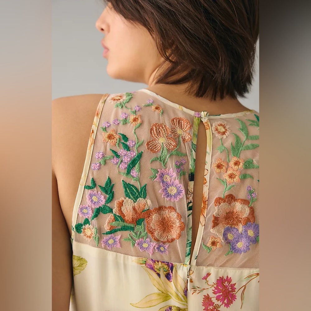 Anthropologie Crewneck Embroidered Floral Flowing Keyhole - Picture 2 of 5